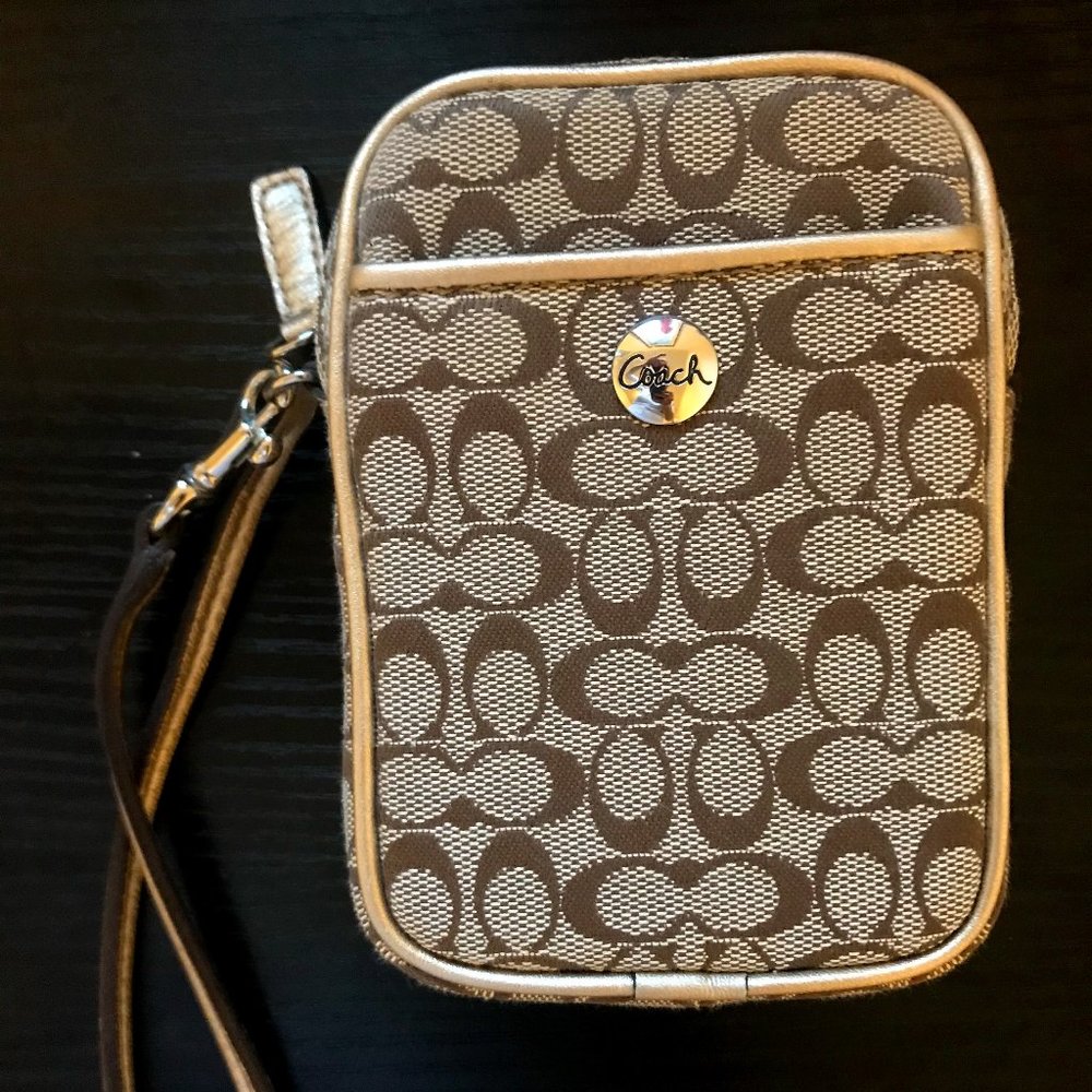 BRAND NEW! Coach Wristlet Tan Gold Monograph Print